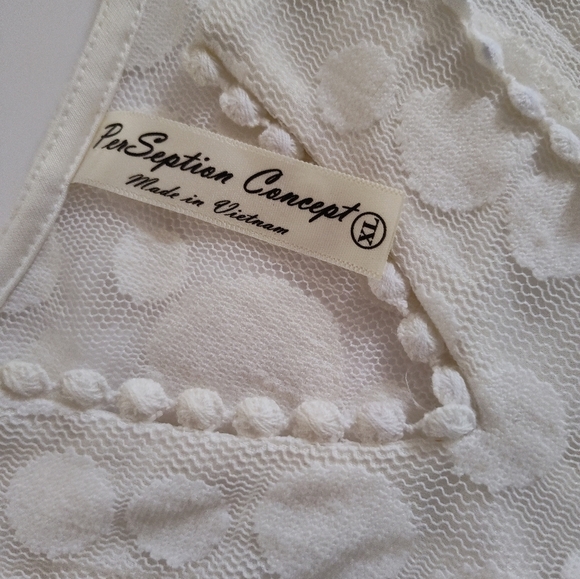 Cream Polka Dot Sheer Blouse Size XL - Picture 3 of 3